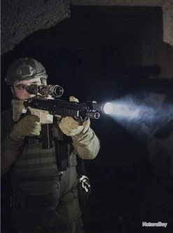 Lampe Torche Armytek Predator Pro Magnet USB - 1400 Lumens WARM -L'équipement tactique est un véritable gagnant. 00004 Lampe Torche Armytek Predator Pro Magnet USB 1400 Lumens WARM