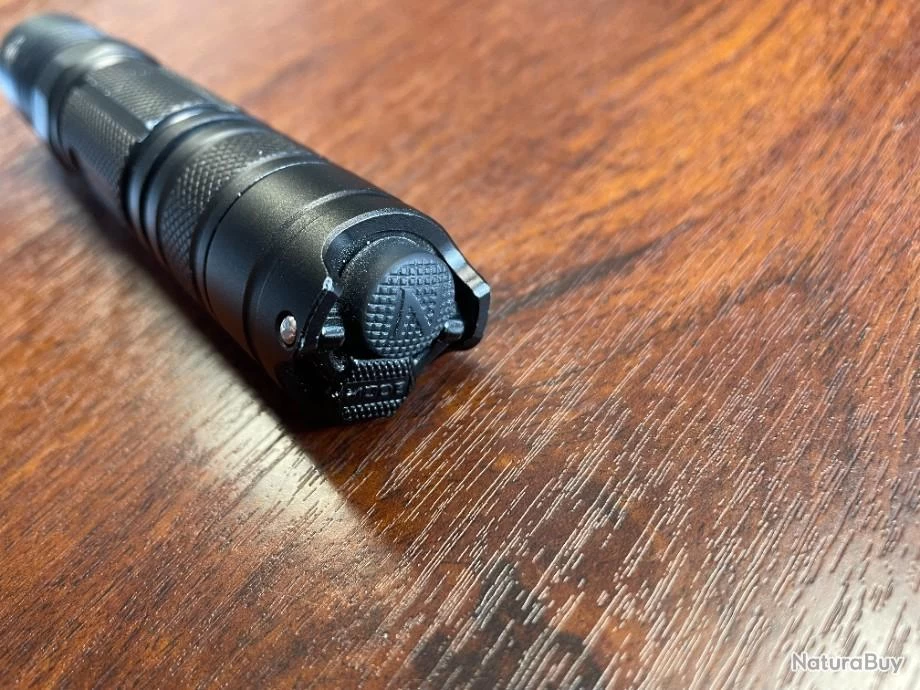 Lampe Torche NITECORE Precise 10GT - P10GT - 900 Lumens - Avec Accu 6 Lampe Torche NITECORE Precise 10GT - P10GT - 900 Lumens - Avec Accu – Image 4