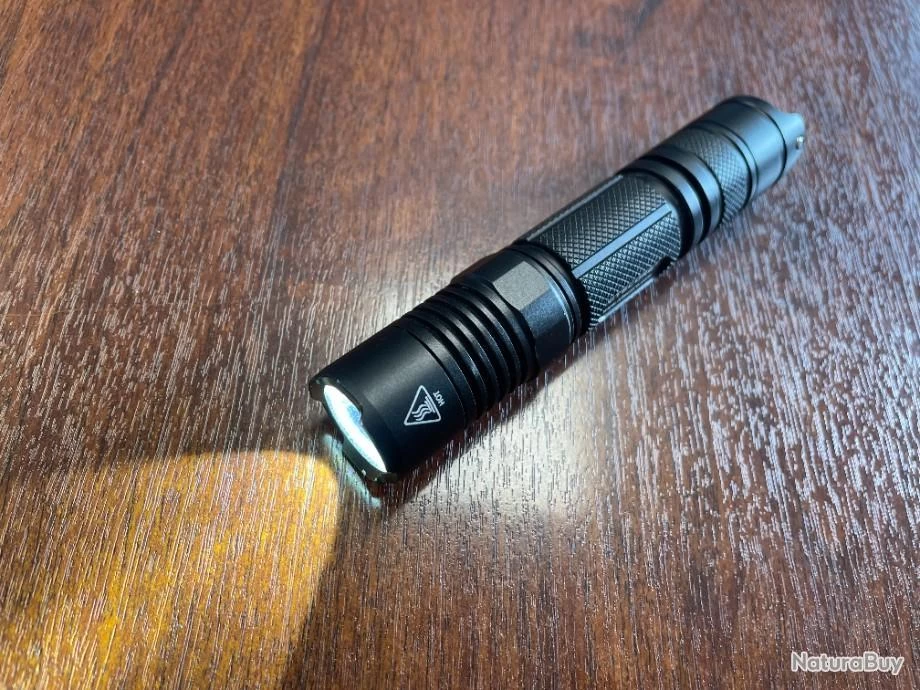 Lampe Torche NITECORE Precise 10GT - P10GT - 900 Lumens - Avec Accu 7 Lampe Torche NITECORE Precise 10GT - P10GT - 900 Lumens - Avec Accu – Image 5