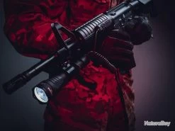 Lampe Torche Armytek Predator Pro Magnet USB - 1400 Lumens WARM -L'équipement tactique est un véritable gagnant. 00007 Lampe Torche Armytek Predator Pro Magnet USB 1400 Lumens WARM